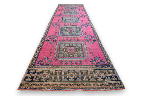 Vivid Fuchsia Usak runner - G672