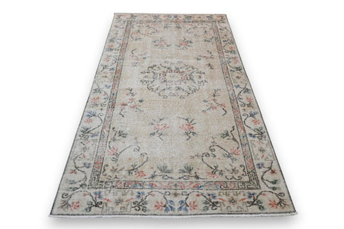 Subtle beige vintage rug - G542