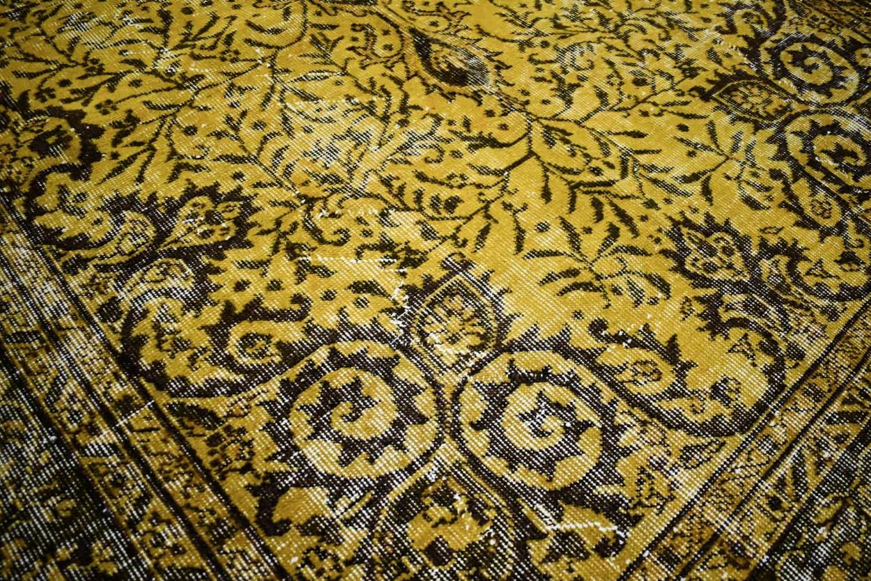 Vintage rug yellow