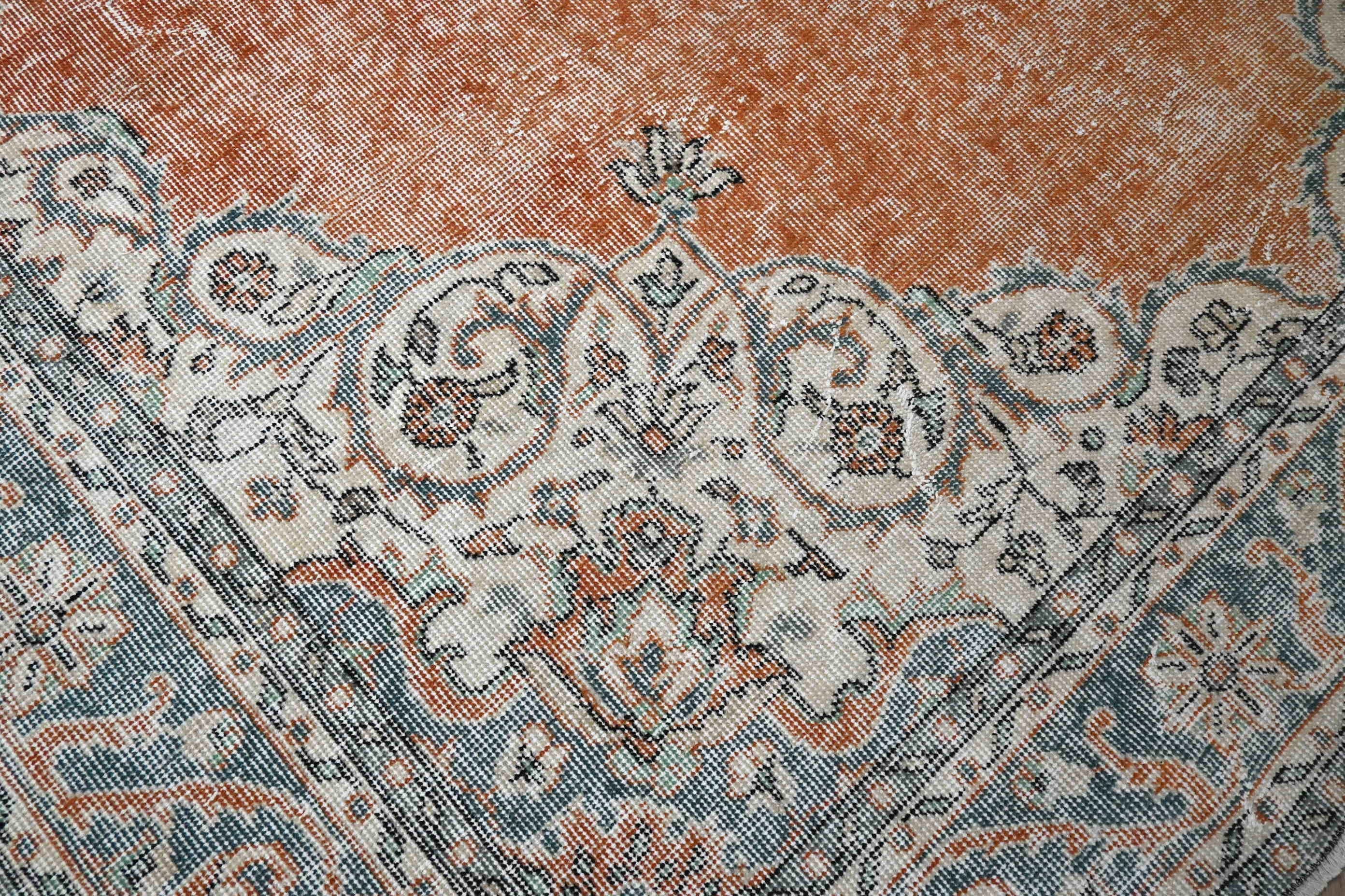 Chic orange vintage rug - G301