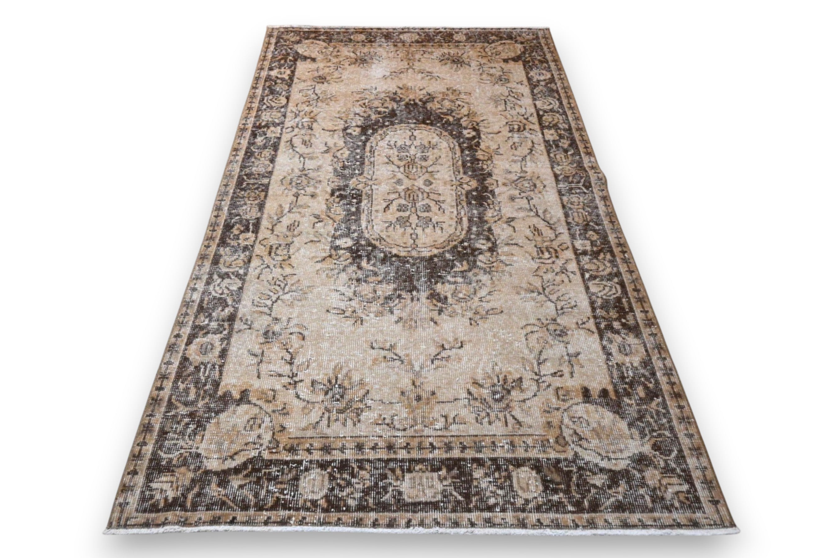 Cozy brown vintage rug - G367
