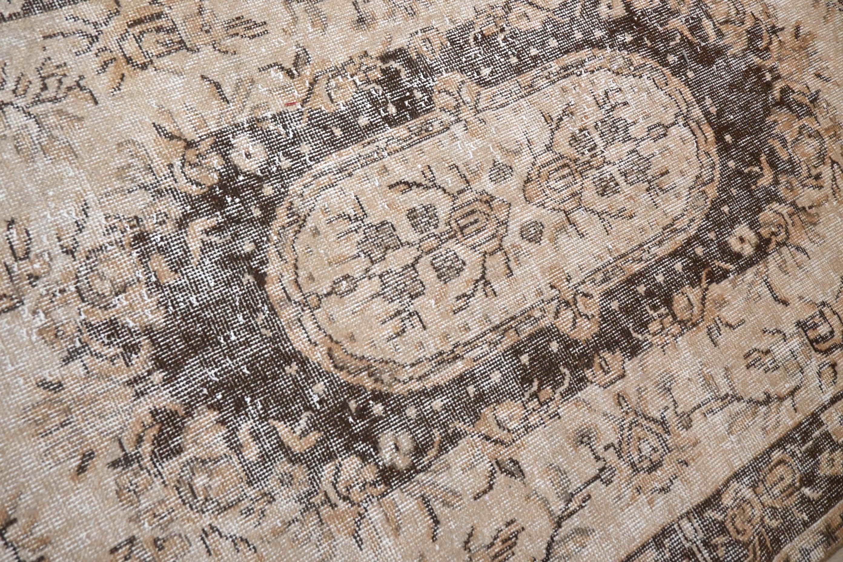 Cozy brown vintage rug - G367