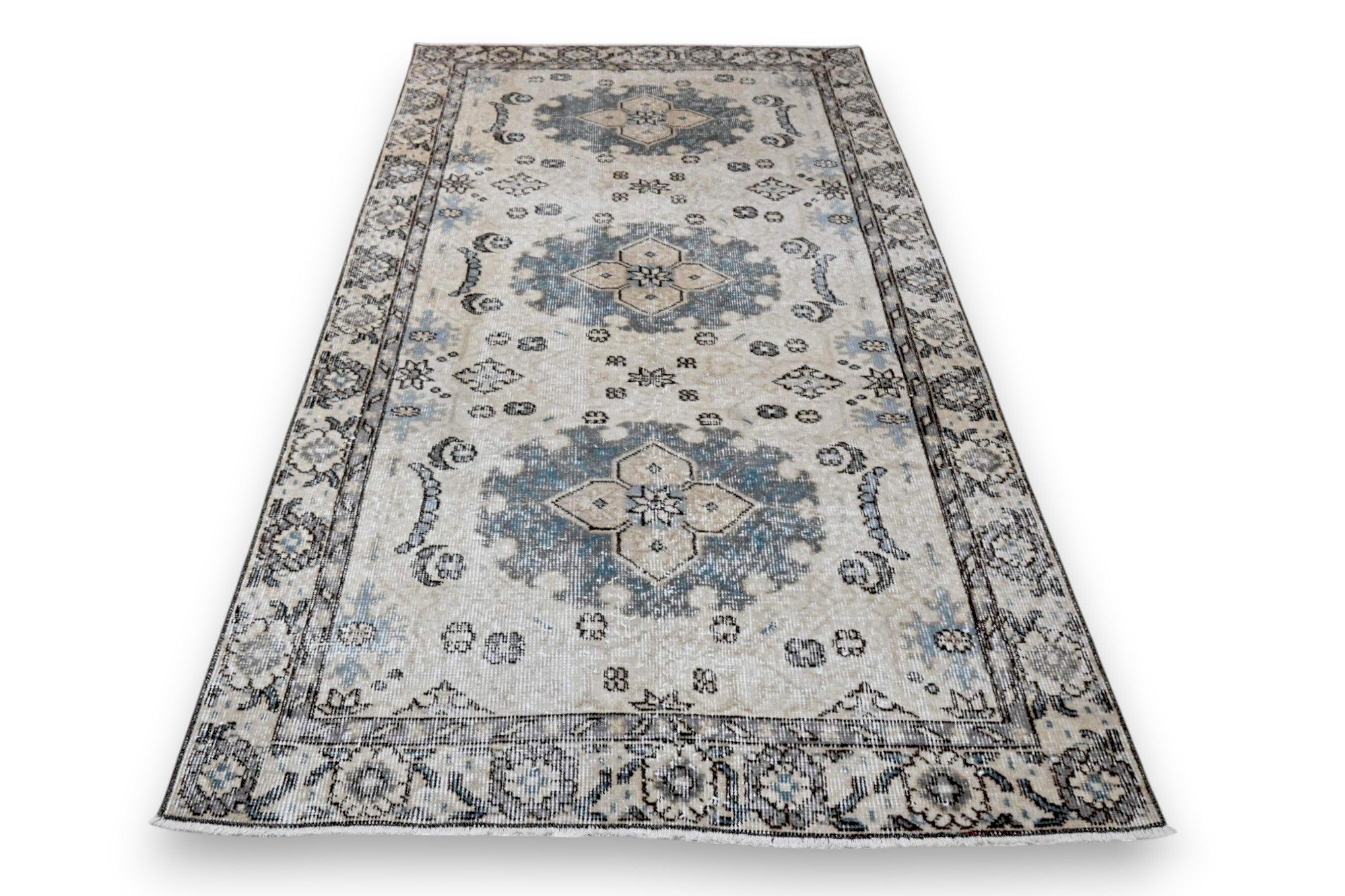 Elegant Ivory Vintage Rug - G374