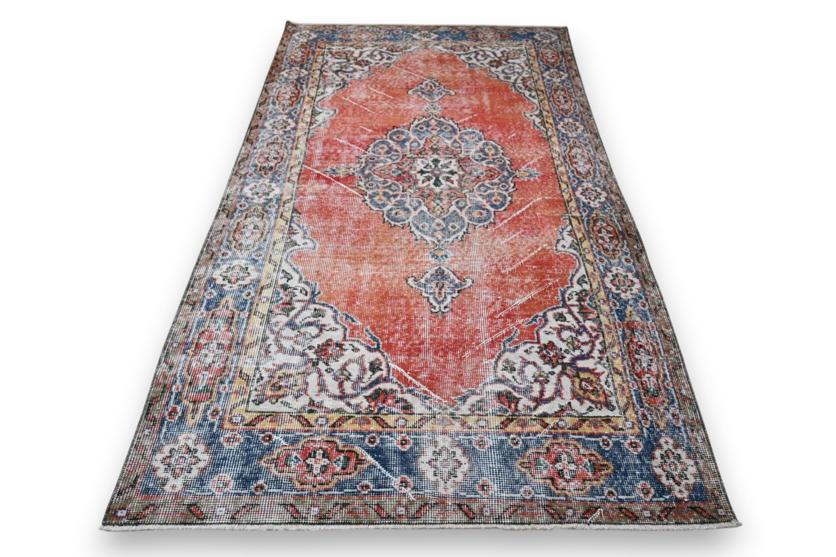 Cozy rusty vintage rug - G378