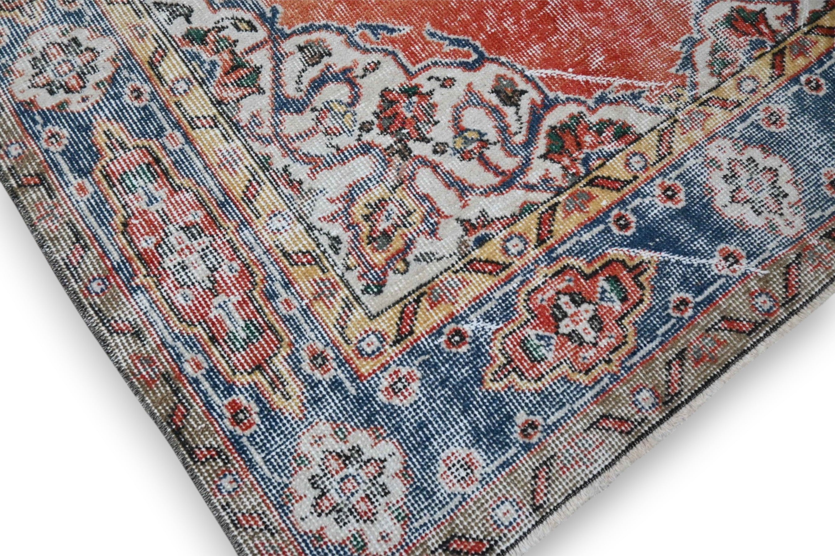 Cozy rusty vintage rug - G378