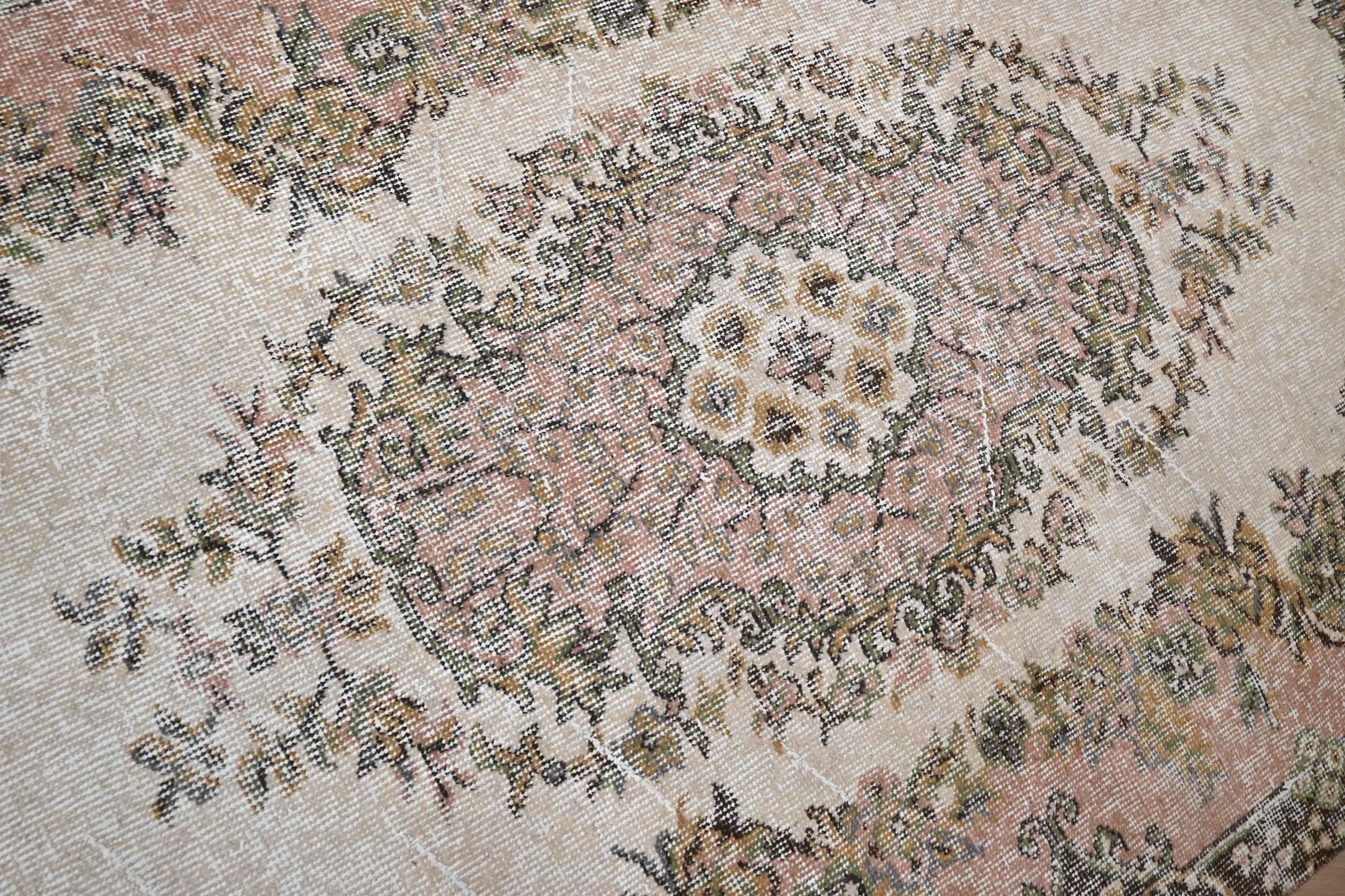 Ivory vintage rug - G469
