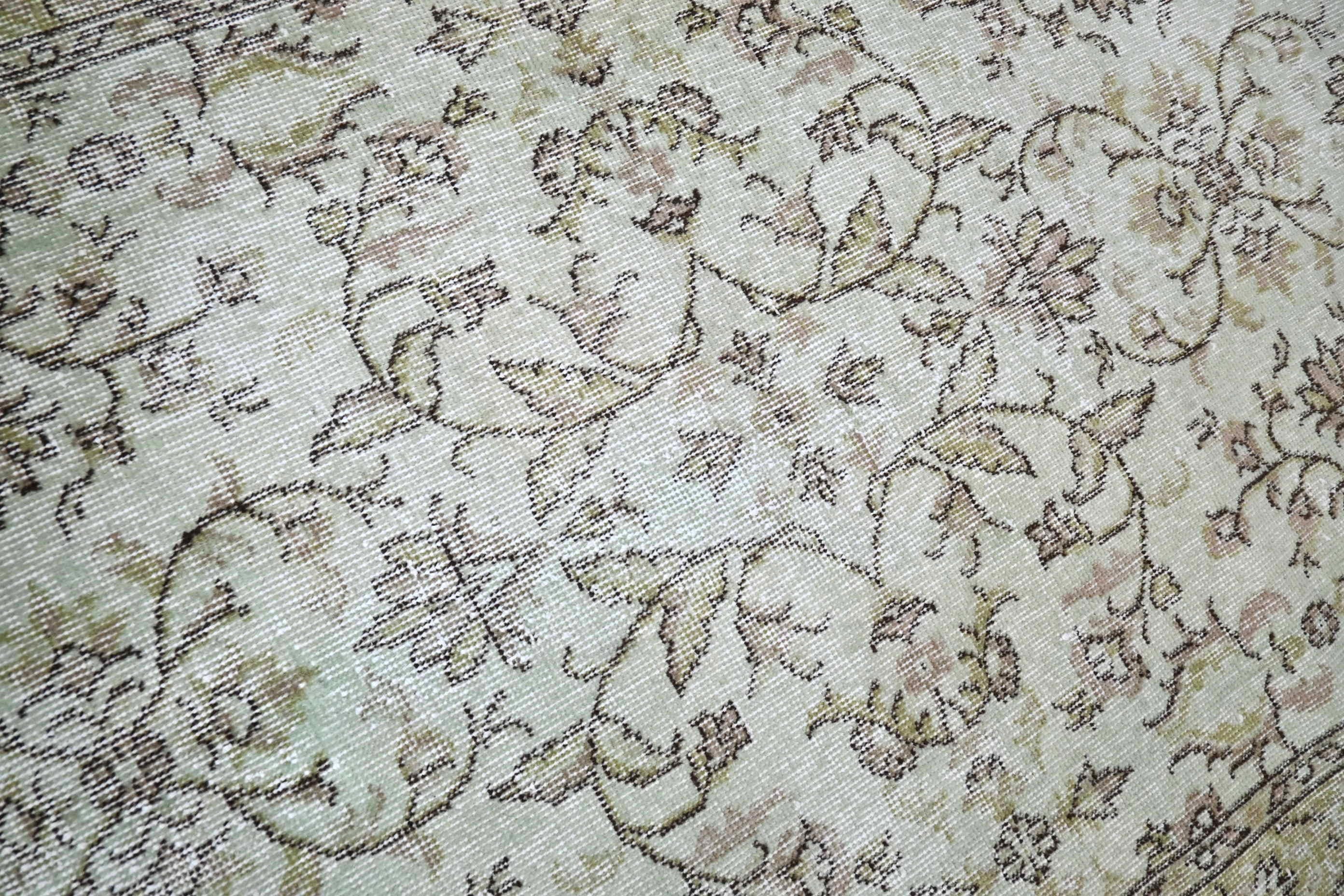 Ethnic cream vintage rug - G480