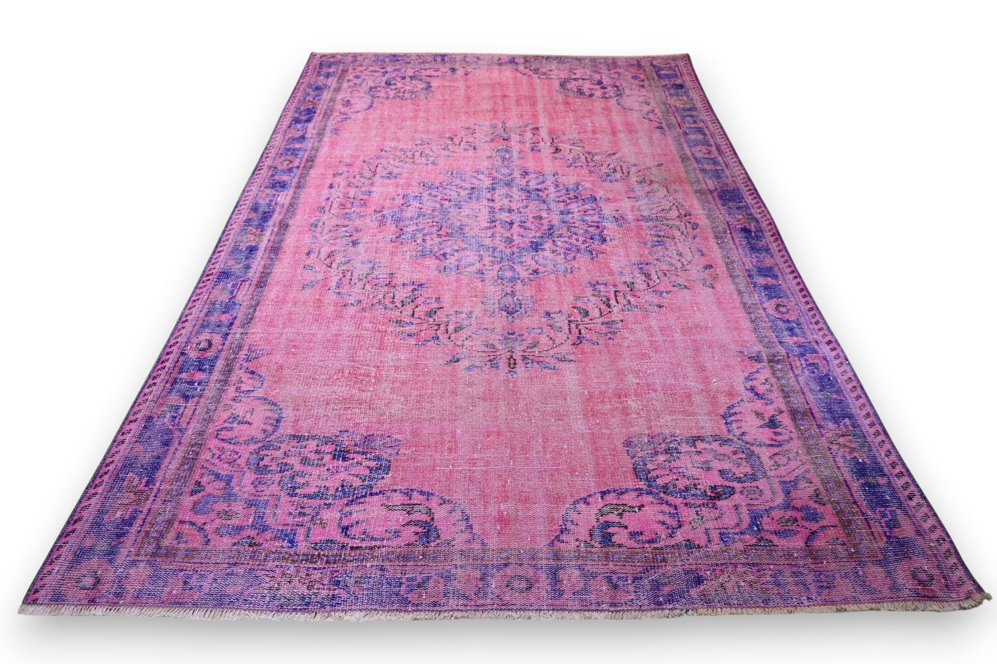 Magical pink vintage rug - G528