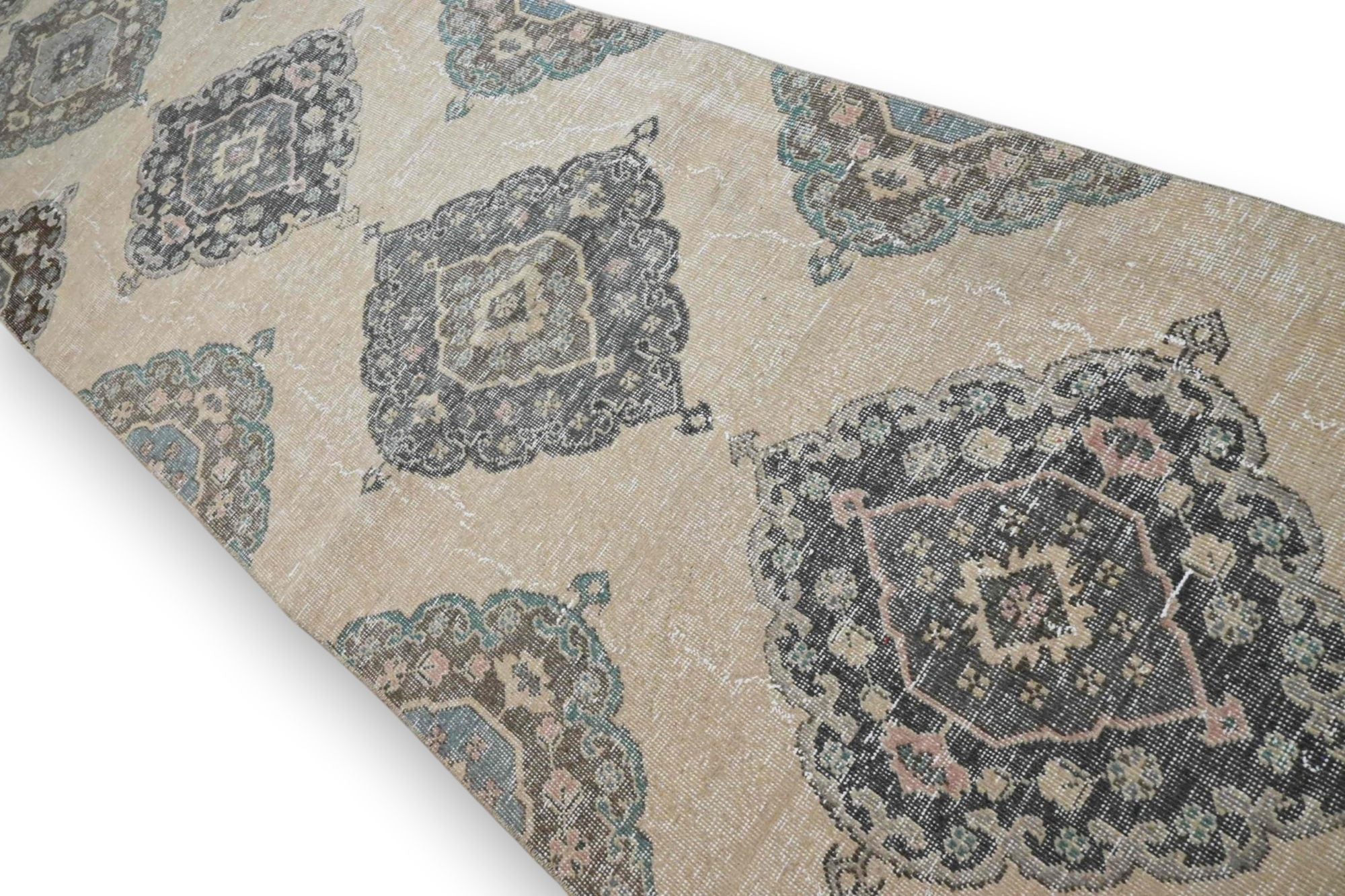 Zacht zandbeige Usak loper - G671