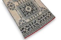 Rustig zandbeige Usak loper - G694