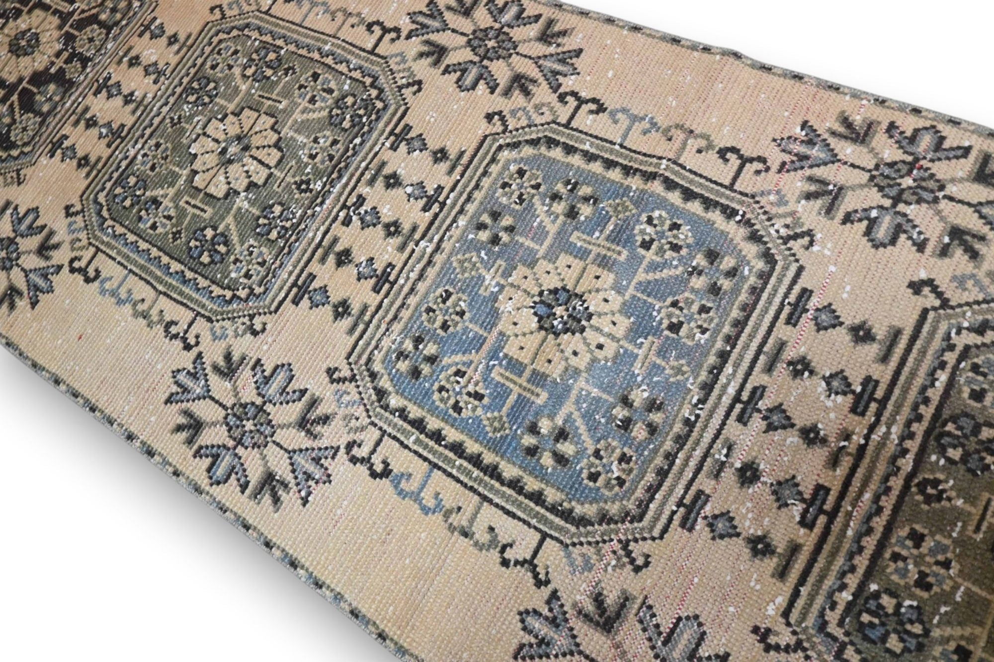 Rustig zandbeige Usak loper - G694