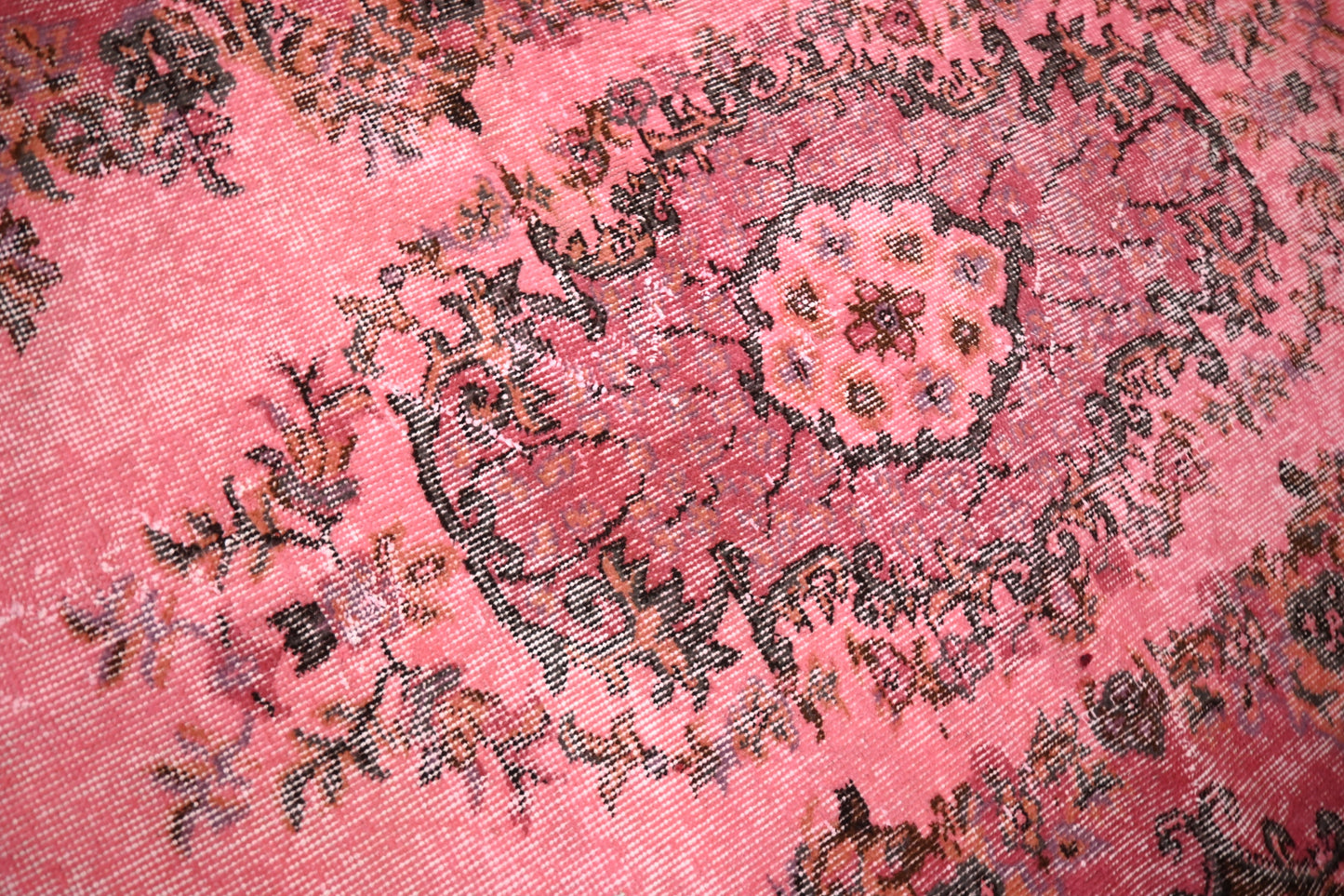 Pink vintage rug - F235