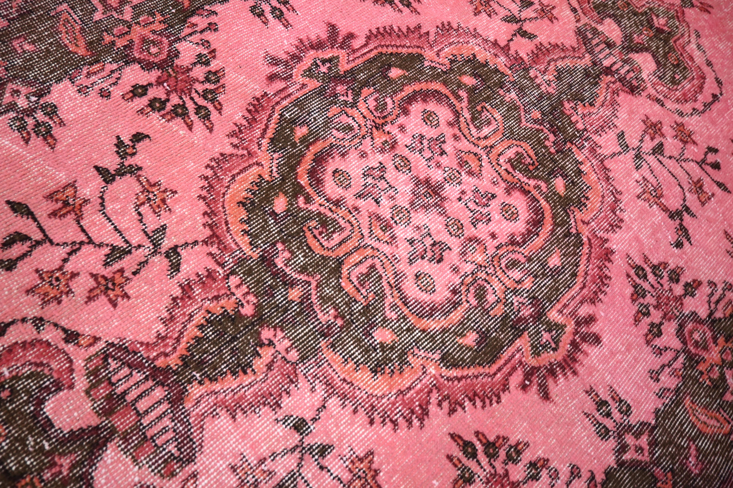 Pink vintage rug - F237