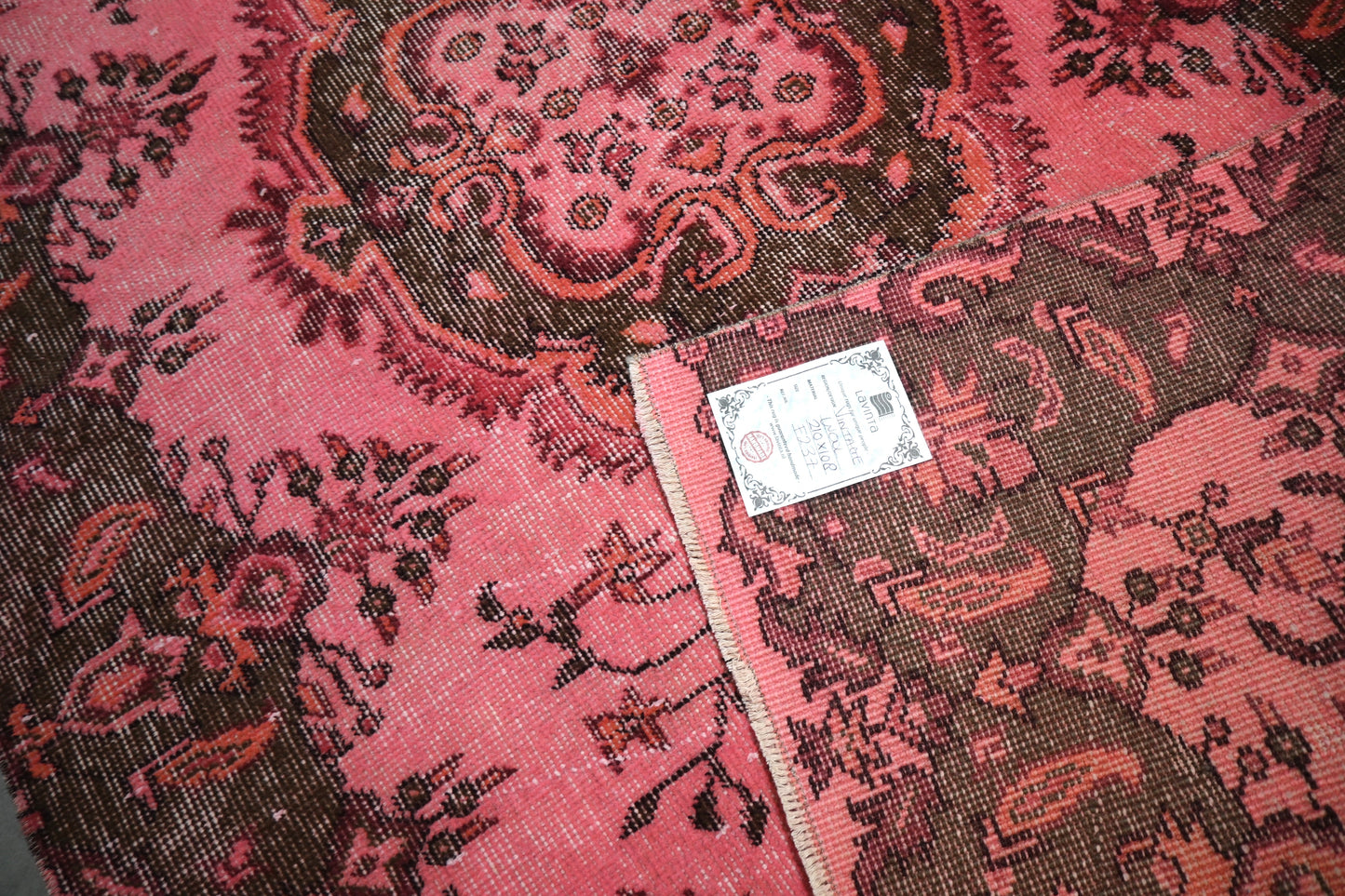 Pink vintage rug - F237