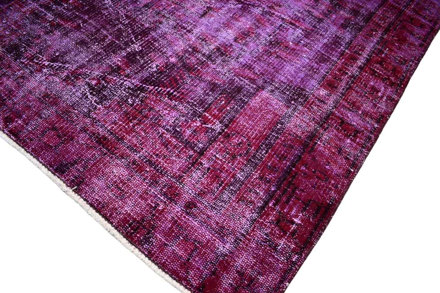 Purple vintage rug - E185