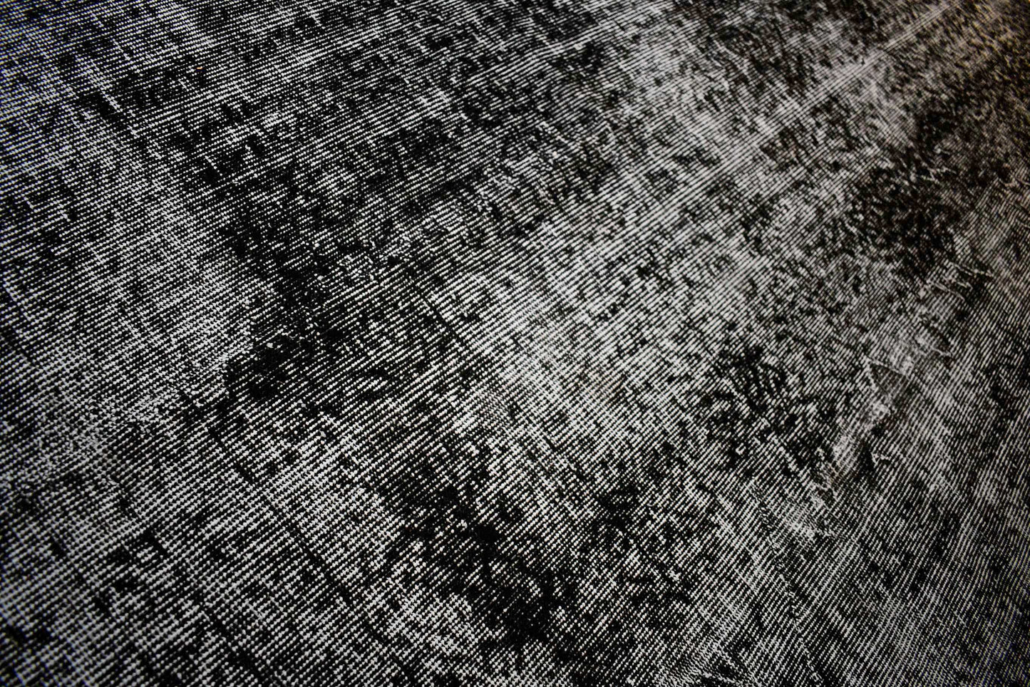 Black vintage rug - E391