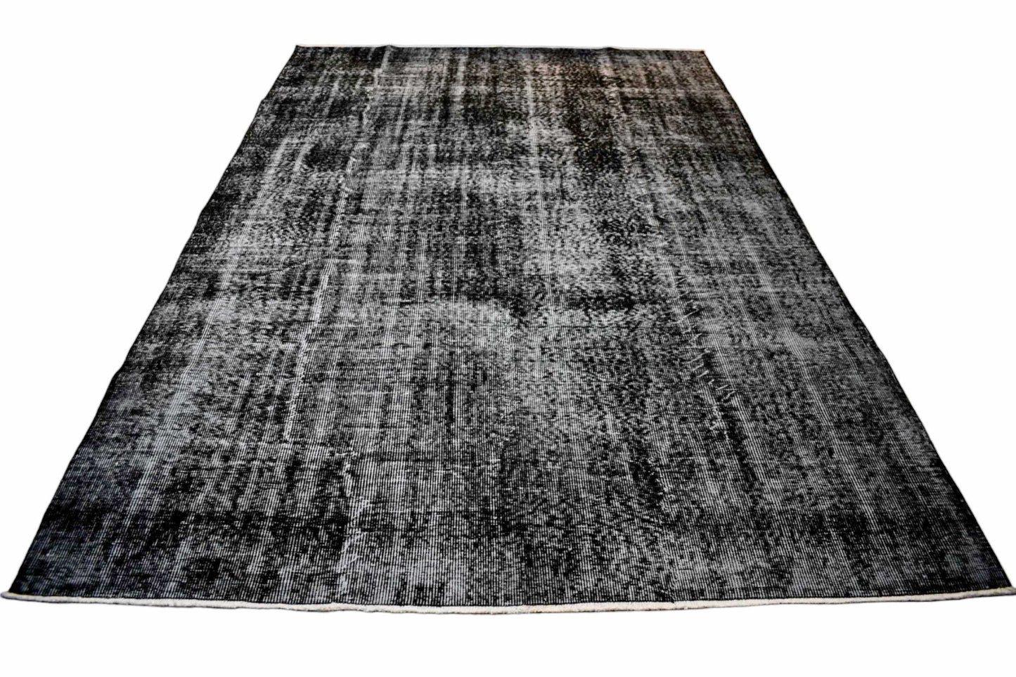 Black vintage rug - E391